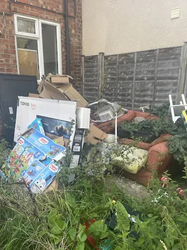Gold Condor Limited Trading As the Best Rubbish Removal Leicester — waste collection