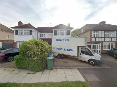 Glyn Bowen Trading As Bowens Property Clearance — waste collection
